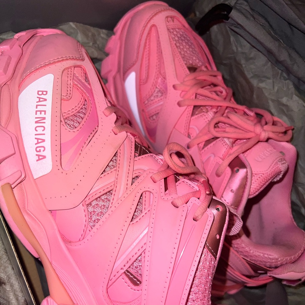 LIKE NEW pink Balenciaga track runners